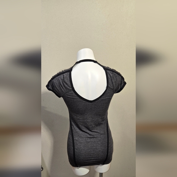 Lululemon Tee Women's Size 4 - Picture 4 of 5